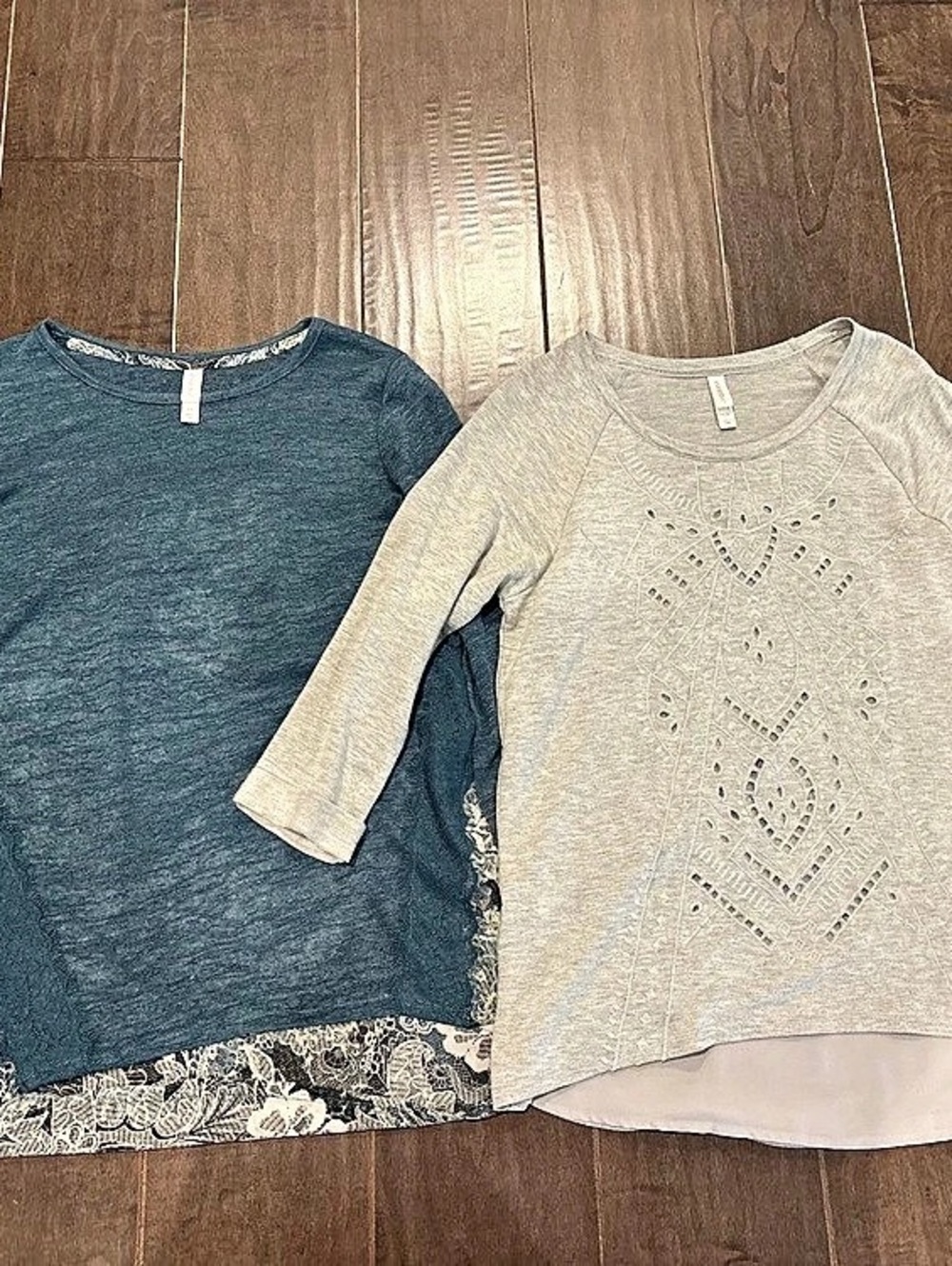 Floral Lace-Panel Tops in Blue & Gray Size Small